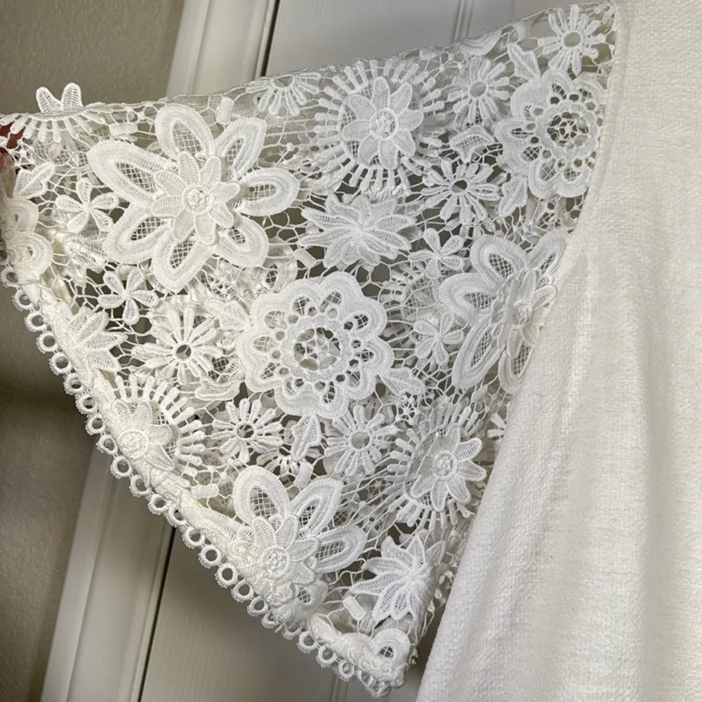 Anthropologie ERI + ALI Samara Lace Embroidered Bell Sleeves Blouse Ivory Large